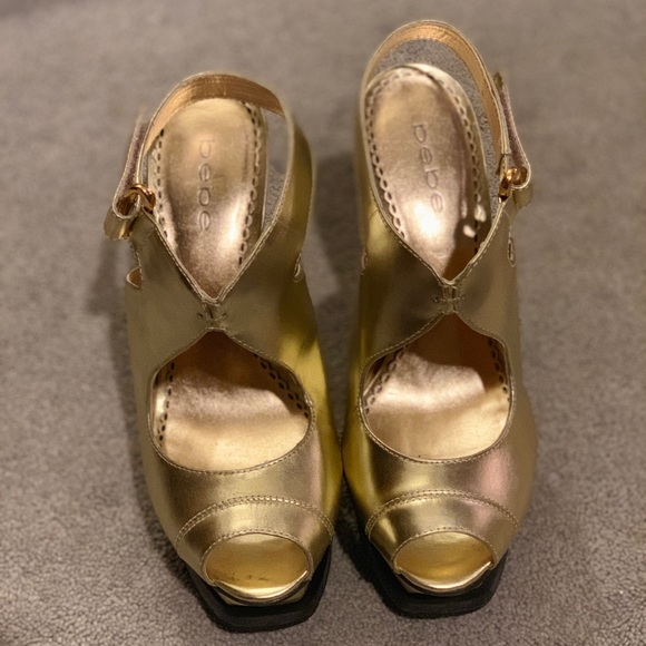 NEW Gold platform High Heels - Picture 2 of 2